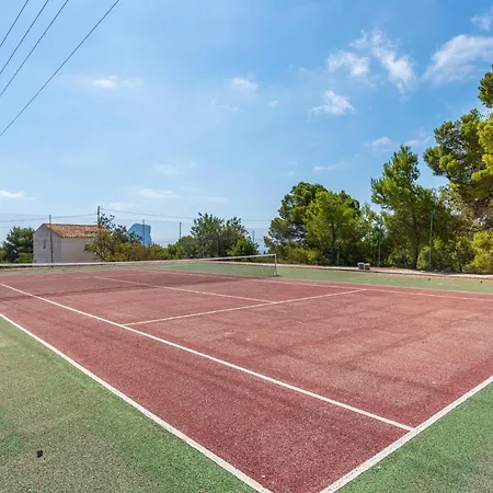 Estacion - Plusholidays Κάλπε